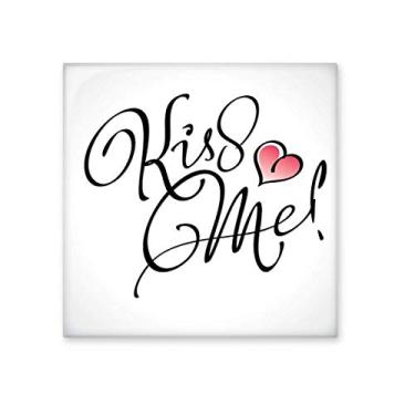 Imagem de Kiss Me Pedra de parede com citação de coração feita à mão, azulejo de cerâmica brilhante para banheiro e cozinha