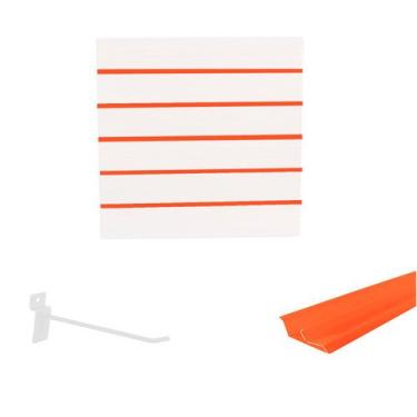 Imagem de Painel Canaletado Branco em Mdf 0,61 x 0,61m com Perfil Pvc Laranja e 