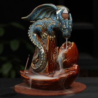 Imagem de HaisWonsa Suporte para queimador de incenso de dragão – Suporte de incenso de cone de cascata de refluxo de ovo, queimador de incenso exclusivo de cerâmica com cones e bastões para Halloween