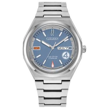 Imagem de Citizen Relógio masculino Eco-Drive The Fantastic 4, supertitânio prateado, mostrador azul, dia/data (modelo: AW0131-66W)