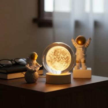 Imagem de Luminária Lua 3D LED Bola De Cristal Base De Madeira Decoração Mesa Leitura Presente