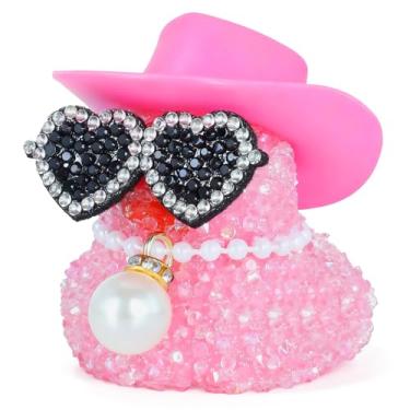Imagem de Decoração de painel de carro de pato de borracha de diamante rosa com chapéu de caubói, óculos de sol de coração, colar de pérolas, ornamento de pato de borracha estridente para acessórios legais de