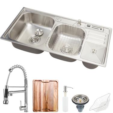Imagem de Cuba para cozinha pia dupla em aço inox Nukini com acessórios lixeira e tábua de corte e Torneira Gourmet Munim PIngoo. C