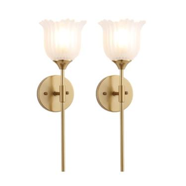 Imagem de BYOLIIMA Conjunto de 2 arandelas douradas com persianas de vidro fosco modernas de meados do século para banheiro luminária de parede industrial de latão escovado para espelho de quarto, sala de estar