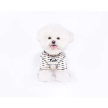 Imagem de Camiseta térmica listrada para cães, vestuário para animais de estimação projetado para aquecer, adequado para cães pequenos, gatos, meninos e meninas. Combina fofura e estilo. Cores: preto e branco