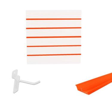 Imagem de Painel Canaletado Branco em Mdf 0,61 x 0,61m com Perfil Pvc Laranja e 