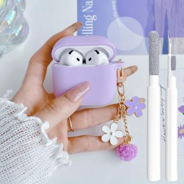 Imagem de Linda capa lavanda para Airpods 4 para meninas e mulheres com berloques de flores pompom, chaveiro e kit de limpeza, silicone macio Airpods iPod 4ª geração capa protetora para Airpod 4 2024