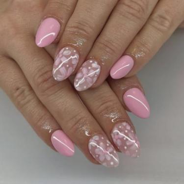 Imagem de Unhas postiças curtas rosa amêndoa com flor simples Desien cobertura completa cola acrílica falsa em unha para mulheres, 24 peças