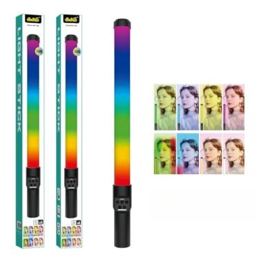 Imagem de Luz LED RGB Portátil com Tripé 2m – Bastão de Iluminação Fotográfica Ajustável CRI 85 para Vídeo, Foto e Lives(Bastão RGB)