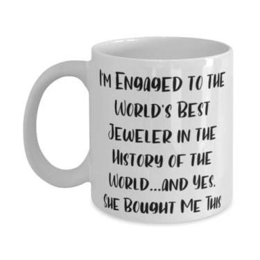 Imagem de Caneca Funny Fiance 325 g 443 ml, I'm Engaged to the World's Best Jeweler in the History of the World, presentes baratos para presentes de Dia dos Namorados