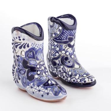 Imagem de MEXTEQUIL - Talavera Cowboy Boot Shot Glasses - Conjunto de 2 - Taças de Tequila Mexicana Autênticas - Pintadas à mão - 85 g (Azul e Branco)