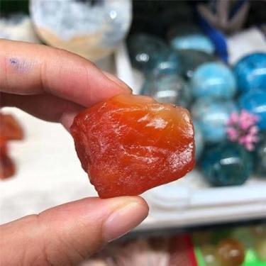 Imagem de Ágata vermelha cornalina áspera natural pedra crua quartzo cristal decoração amostra aquário a granel - (cor: 30-40 mm, tamanho: 1 peça)