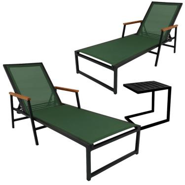 Imagem de Kit 2 Espreguiçadeiras Piscina Amélia Tela Sling Braços De Madeira + Mesa Lateral Verde