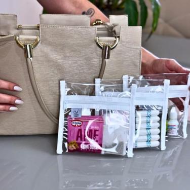 Imagem de Saquinho Necessaire Multiuso 15x15 cm com Zíper | PVC Transparente Reforçado - Viés Branco ou Preto - Lavável e Reutilizável - Ideal para Absorventes, Remédios e Organização de Bolsa (Branco)