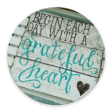 Imagem de Mouse pad de citação motivacional e inspiradora personalizado, comece todos os dias com placas de madeira de coração graciosas com dizeres, design personalizado de madeira vintage com mouse redondo de borracha antiderrapante