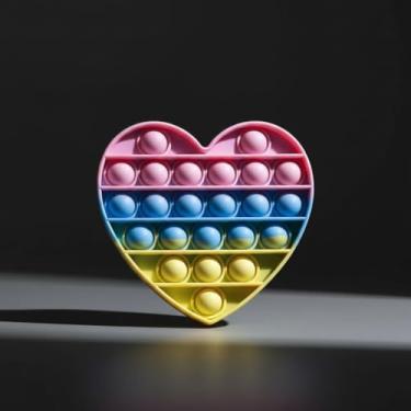 Imagem de Pop It Gigante Coração Arco-Íris (Rainbow Palette) - Brinquedo Sensorial Anti-Estresse Fidget Toy - Silicone Atóxico - Ideal para Crianças e Adultos