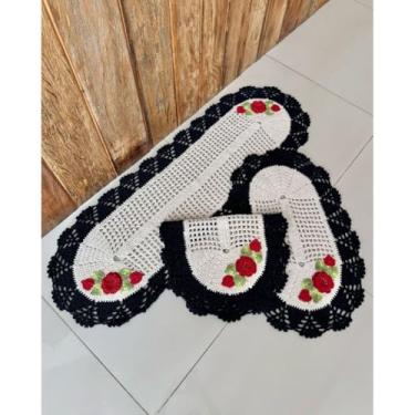 Imagem de Kit Tapete e Passadeira Cozinha Oval 3 Peças Bico Leque Flor Crochê Artesanal (Preto)