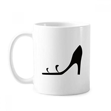 Imagem de Caneca de cerâmica preta com desenho simples de salto alto e porcelana para café
