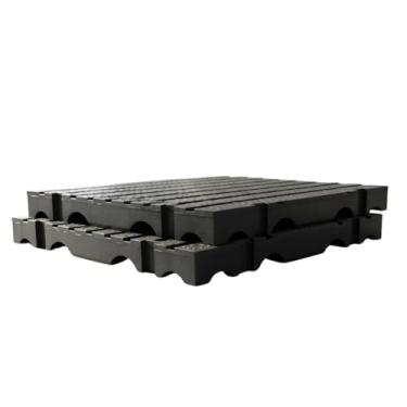 Imagem de Piso Plástico Estrado Vazado, Polipropileno, Preto, 50x50x4cm, Antiderrapante, Modular, para Áreas Úmidas e Industriais