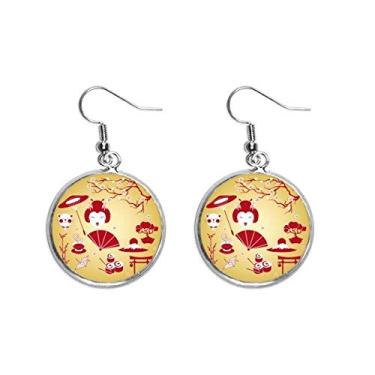 Imagem de Brinco feminino com pingente de prata e amarelo vermelho e branco, sushi, orelha japonesa