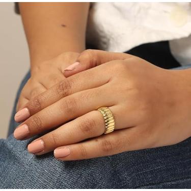 Imagem de Aliança larga empilhável banhada a ouro 14 K para mulheres, tamanho 7 anel delicado dia dos namorados baile de formatura joia presente