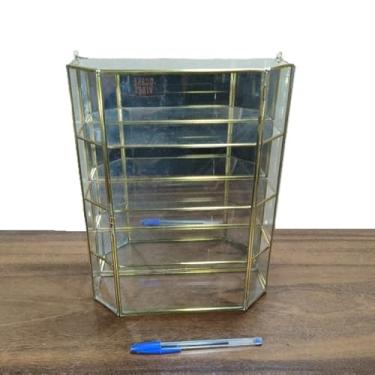 Imagem de Porta Joias Bibelô Latão Vidro Parede Vitrine 31x24x9cm 1,8k