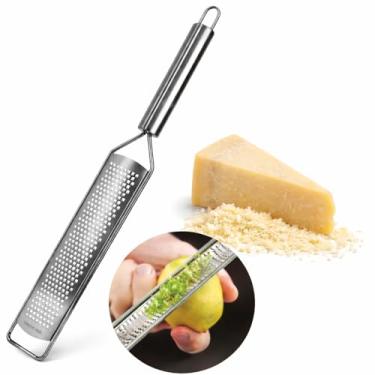 Imagem de Ralador Zester Profissional 2 Faces em Aço Inox Premium para Limão, Laranja, Queijo Parmesão, Gengibre, Chocolate, Coco e Especiarias Utensílio de Cozinha Leve, Durável e Fácil de Usar