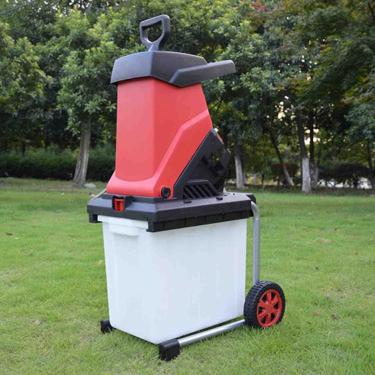 Imagem de Triturador elétrico de jardim, triturador de jardim de 2500 W para folhas e galhos com saco de detritos, lâminas de aço reversíveis, grande abertura de funil, desligamento de segurança