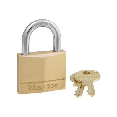 Imagem de Master Lock Cadeado diferente com chave de latão maciço 140D com corpo de 3,5 cm de largura, grilhão de 1/4 polegada, pacote com 4
