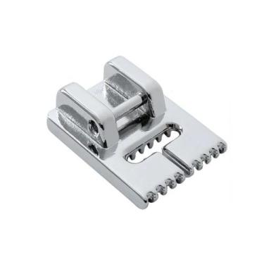 Imagem de Calcador de Nervuras e Frisos Estreito em Máquina Doméstica - UNIVERSA