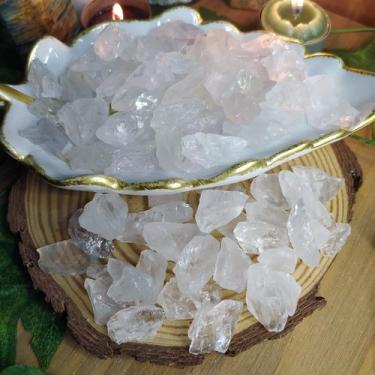 Imagem de Pedra quartzo transparente até 2 cm - purificador de energias - crista
