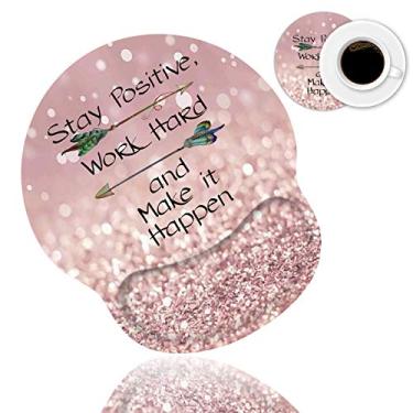 Imagem de Suporte de pulso ergonômico para mouse pad e porta-copos de café, citação inspiradora permanece positivo trabalho duro e faz acontecer almofada de descanso de pulso com base de poliuretano antiderrapante para trabalho de escritório em casa, alívio da dor