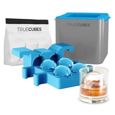Imagem de TRUE CUBES Esfera de gelo transparente com bolsa de armazenamento – 4 bolas de gelo transparentes grandes para coquetéis, bebidas e uísque – Molde de esfera de gelo sem BPA