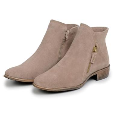 Imagem de Bota Feminina Cano Curto Em Couro Camurça Legítimo Salto Baixo (Areia, BR, Adulto, Numérico, 34)