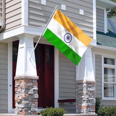 Imagem de Bandeira da Índia Fly in Breeze 9,5 x 1,5 m - Cor vívida e à prova de desbotamento - Cabeçalho de lona e costura dupla - Bandeiras nacionais indianas poliéster com ilhós de latão 9,5 x 1,5 m