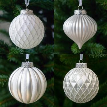 Imagem de SLEETLY Conjunto de enfeites de bola de Natal de prata branca com 28 unidades para decoração de árvores, bolas de plástico inquebráveis, gelo e flocos de neve