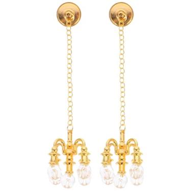 Imagem de Toyvian Conjunto de 2 Lustres Em Miniatura para Casa de Bonecas: Luminárias de Teto Com Cristais Dourados Em Escala 1:12, Ideais para Decoração de Casas de Bonecas E Colecionáveis.