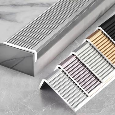 Imagem de Revestimento de escada de liga de alumínio antiderrapante - Protetor de borda canelada para degraus internos e externos - Acabamento durável do piso da escada para maior segurança