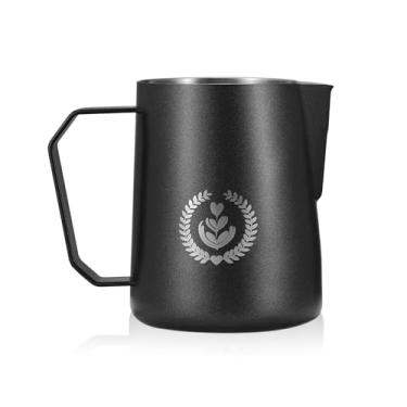 Imagem de MUVNA Jarro de espuma de leite de 446 ml – Jarro de leite de aço inoxidável para latte art, copo de vapor expresso com bico afiado antigotejamento para acessórios de cafeteria (preto)