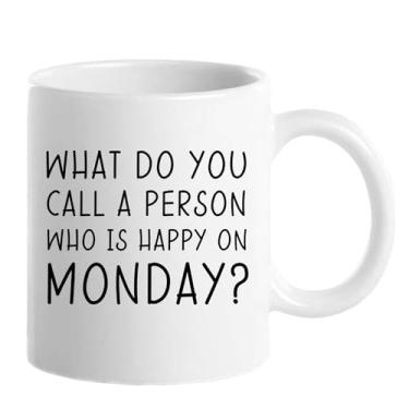 Imagem de Presentes engraçados de aposentadoria para mulheres e homens, What Do You Call A Person Who Is Happy On Monday Canecas de café aposentadas, canecas exclusivas para aposentados, ideias de presente para