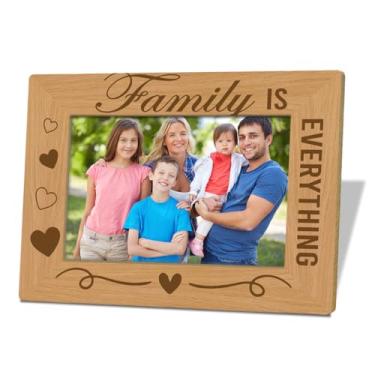 Imagem de XQLSR Molduras para casa, Family is Everything, porta-retratos de família para pais e avós, presente de aniversário de Natal para pais, serve para fotos de 10 x 15 cm, decoração de mesa de escritório