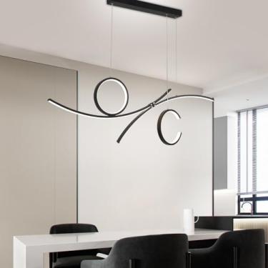 Imagem de Luminária pendente LED moderna e curva, altura ajustável, 3000K-6500K, dimerizável, anel preto, lustre para mesa de cozinha, sala de jantar e escritório, com controle remoto, eficiente em te