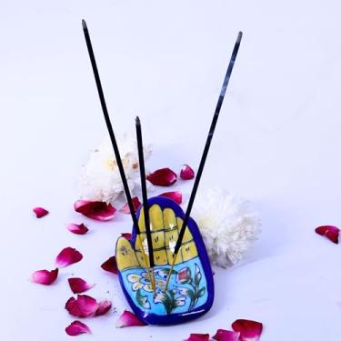 Imagem de THE Unltd India Porta-incenso artesanal pintado à mão Jaipur azul cerâmica Hamsa – apanhador de cinzas de cerâmica para varas de incenso – Design floral indiano tradicional (10 cm)