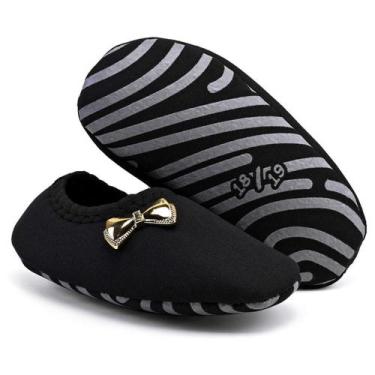 Imagem de Sapatilha Infantil com Laço Dourado - Delicadeza e Conforto para os Pe