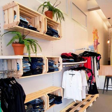 Imagem de Caixote De Feira Grande 29x31x55 Em Madeira De Pinus Natural