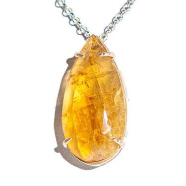 Imagem de Colar Gota Facetado Citrino Bombardeado Garra Prata 950 - CristaisdeCu
