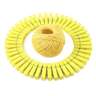 Imagem de HSTECH 100 pregadores de roupa amarelos de madeira natural e fio de juta de 2,5 m, alfinetes de roupas de bebê, clipes de fotos de artesanato de 3,5 cm para decoração de artesanato em casa, escola,