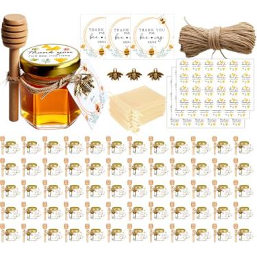 Imagem de Adabocute Pacote com 60 Mini Potes de Mel Hexagonais com Conchas - Potes de Vidro Elegantes com Tampas Douradas, Conchas de Madeira, Jutas, Amuletos de Abelha, Bolsas Bege - Lembrancinhas Perfeitas Pa