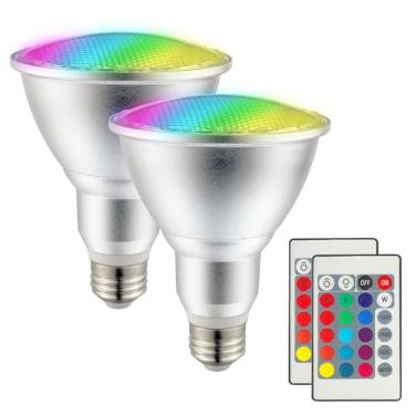 Imagem de CGELAP Pacote com 2 lâmpadas de LED PAR30, RGB de 30 W + luz de LED branca quente (3000K) para ambientes internos/externos, refletor de mudança de cor regulável com controle remoto, lâmpada de gramado