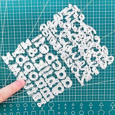 Imagem de 26 letras maiúsculas do alfabeto para fazer cartões, matrizes de corte de metal número, molde de corte de metal, matrizes para scrapbook, estêncil de gravação em relevo DIY para artesanato